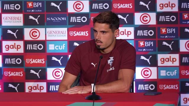 Pedro Neto contraria Roberto Martínez: «Não foi raiva...»