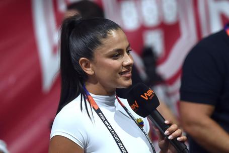 Sheyla Pérez, jornalista colombiana, acompanha diariamente os trabalhos da Seleção em Palm Beach Gardens - Foto: MIGUEL NUNES