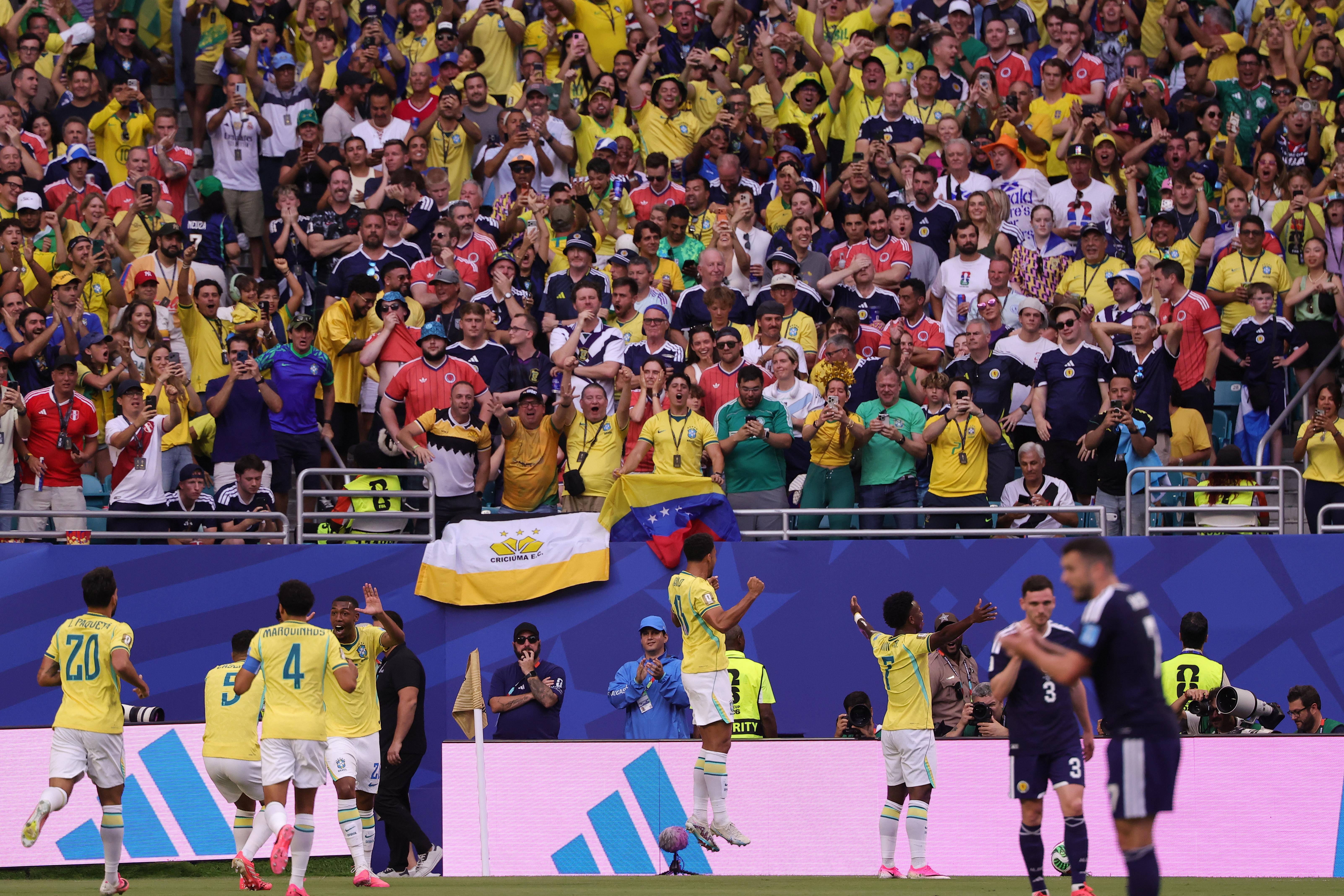 Escócia-Brasil (Foto: EPA/CRISTOBAL HERRERA-ULASHKEVICH)