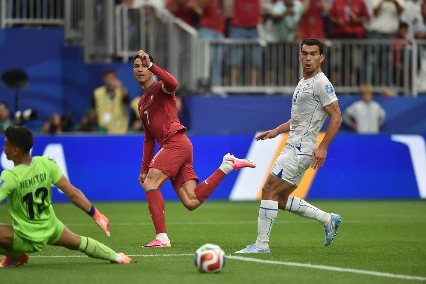 Segundo golo de Ronaldo ao UzbequistÃo (MIGUEL NUNES)