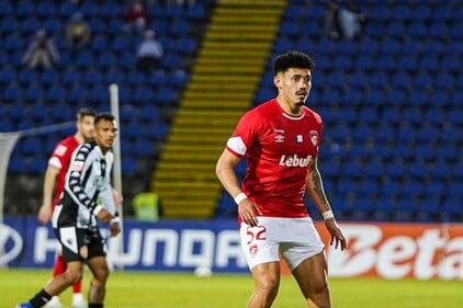 Isaac Valença fez apenas dois jogos pela equipa principal do Santa Clara e prepara-se para rumar ao Feirense — Foto: Santa Clara