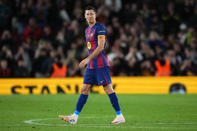 Lewandowski terminou contrato com o Barcelona