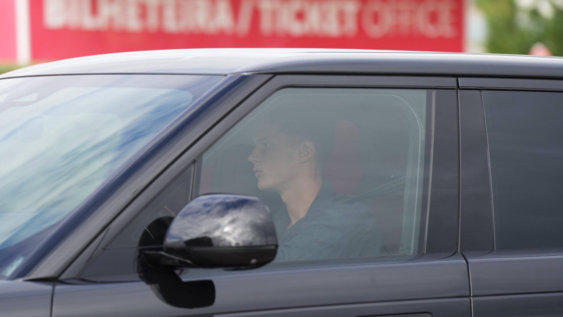 Sudakov à chegada ao Benfica Campus - Foto: Maycon Quiozini