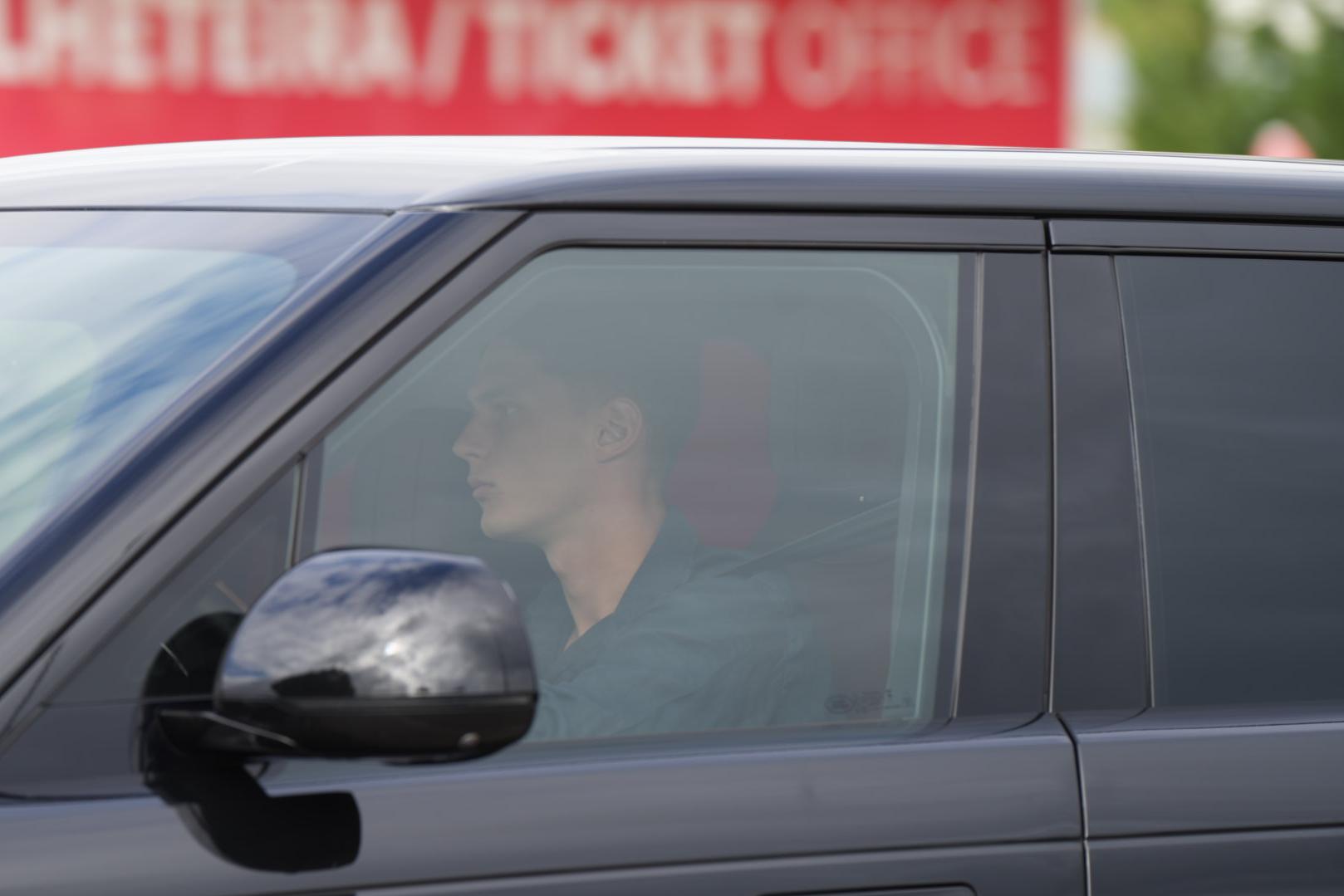 Sudakov à chegada ao Benfica Campus - Foto: Maycon Quiozini