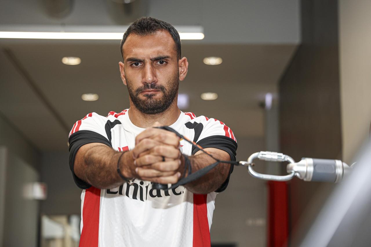 Pavlidis (SL Benfica)