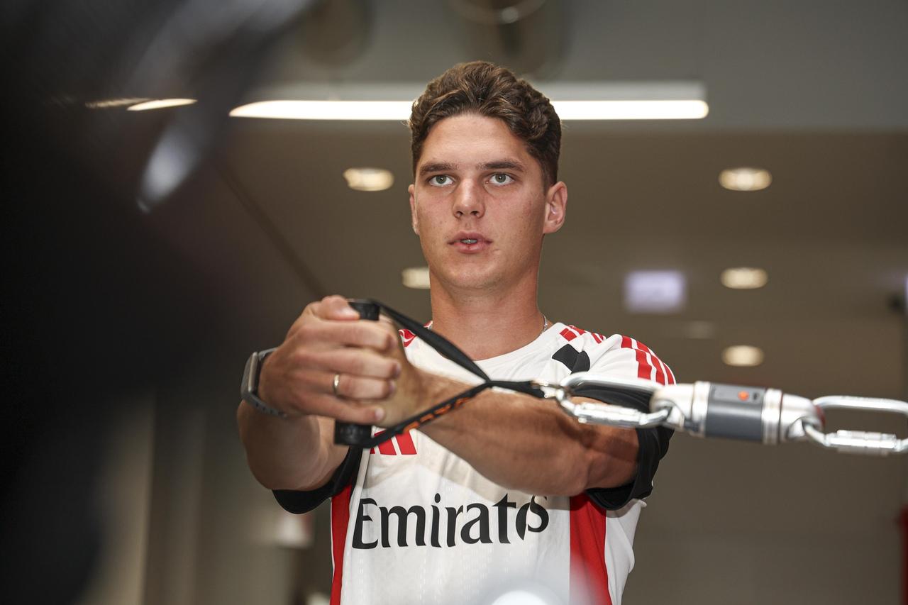 Sudakov (SL Benfica)