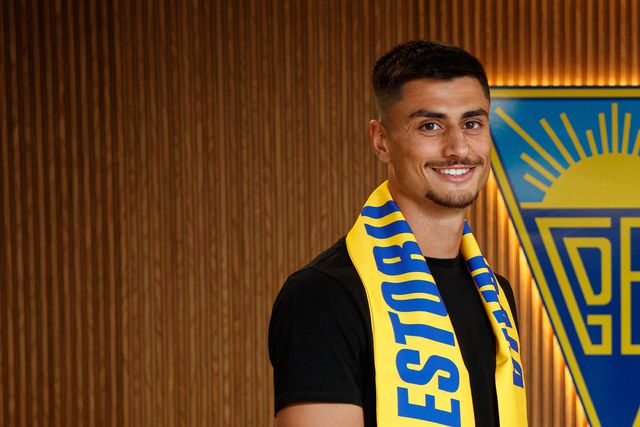 Estoril oficializa Lacximicant por quatro épocas