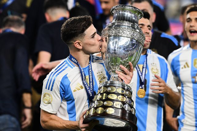 Julián Álvarez pede para sair do Manchester City