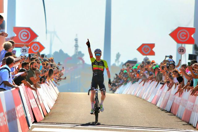 Volta a Portugal: Colin Stussi impõe-se aos rivais e vence 1.ª etapa!