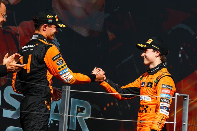 Norris admite: «Foi estúpido não dar o lugar a Piastri imediatamente»