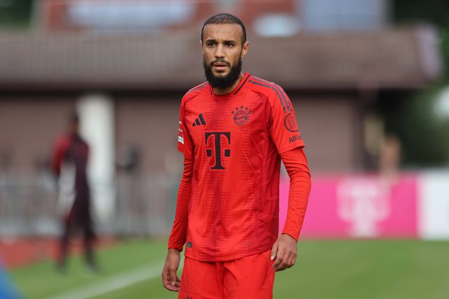 Lateral do Bayern perto do West Ham