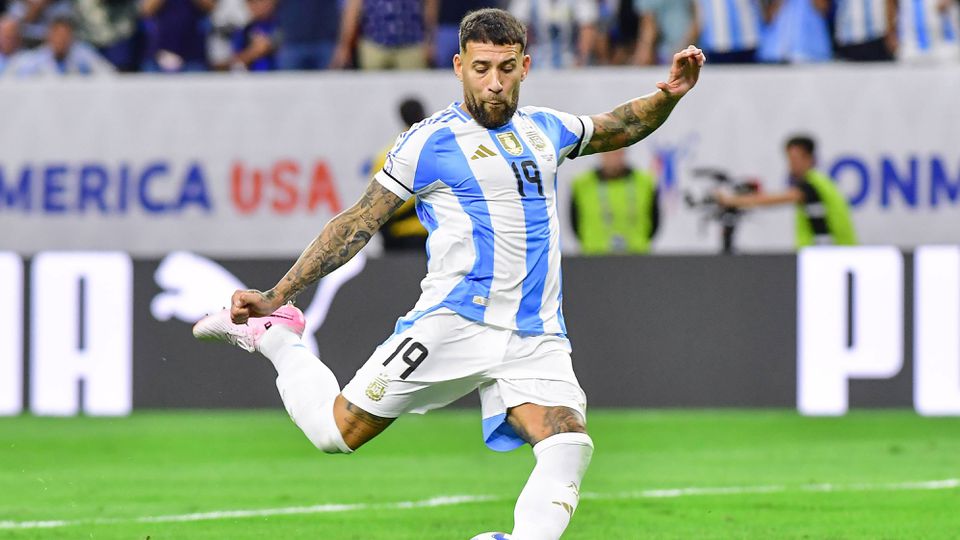 Nico Otamendi quer imitar Messi, Di María e mais 13