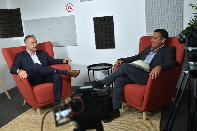 Duarte Gomes entrevistado por Alexandre Pereira, diretor-adjunto de A BOLA. FOTO MIGUEL NUNES