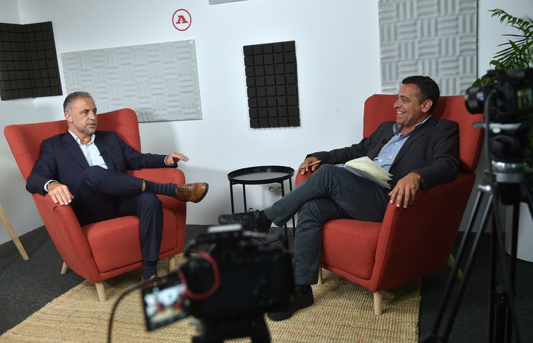 Duarte Gomes entrevistado por Alexandre Pereira, diretor-adjunto de A BOLA. FOTO MIGUEL NUNES