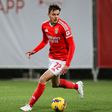 Paul Okon, médio da equipa B dos encarnados, ruma ao Sydney da Austrália Foto: SL Benfica