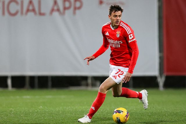 Paul Okon, médio da equipa B dos encarnados, ruma ao Sydney da Austrália Foto: SL Benfica