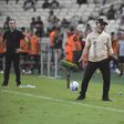 A população cabe toda no Maracanã, mas joga na 'Bombonera' e está a desafiar os grandes