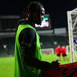 Rafael Leão superestrela em Hong Kong... até debaixo de água
