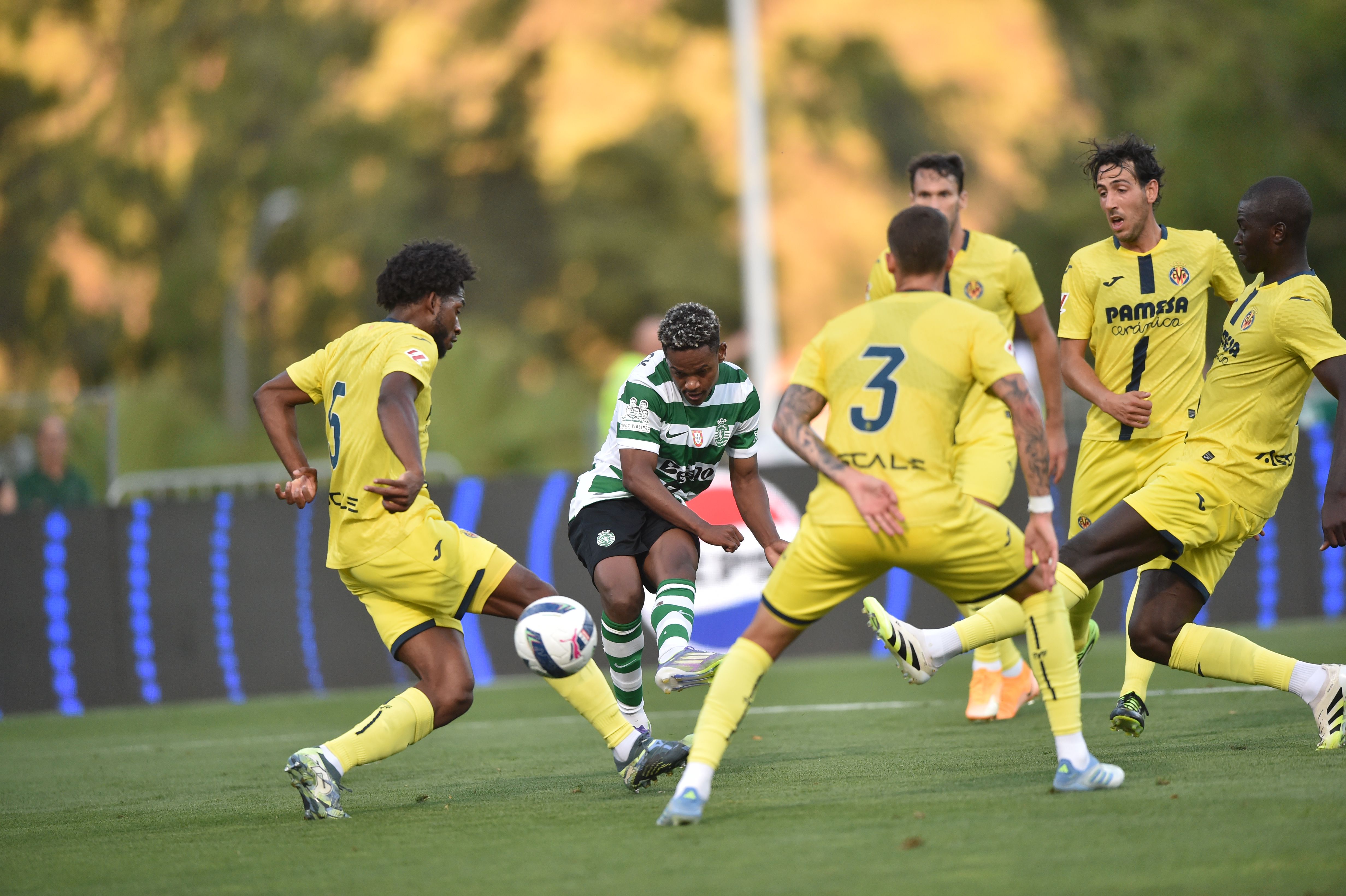 Geny Catamo esteve perto de marcar ao Villarreal