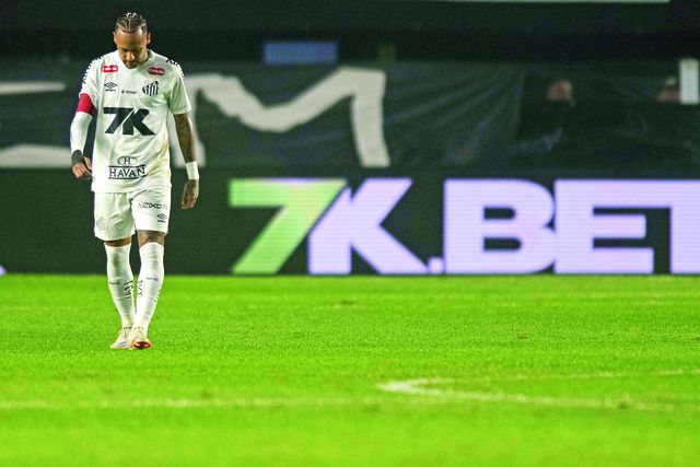 «Se não se adapta à 'sua' Santos e ao 'seu' Santos é, em suma, um inadaptado.» FOTO IMAGO