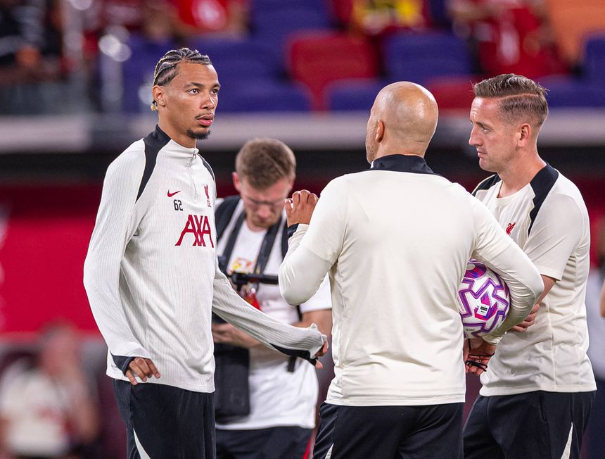 Hugo Ekitiké em pré-época pelo Liverpool