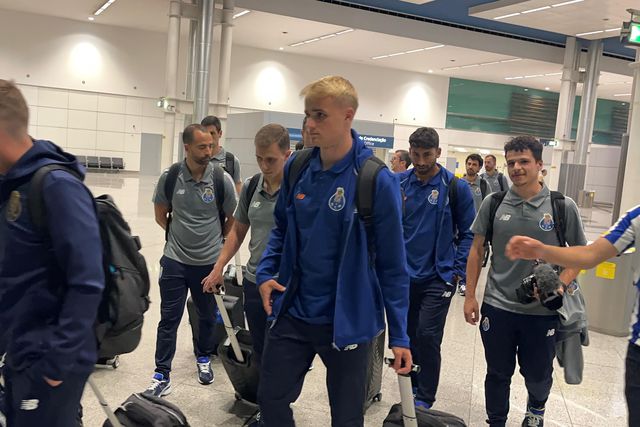 FC Porto saudado no regresso a Portugal (vídeo)