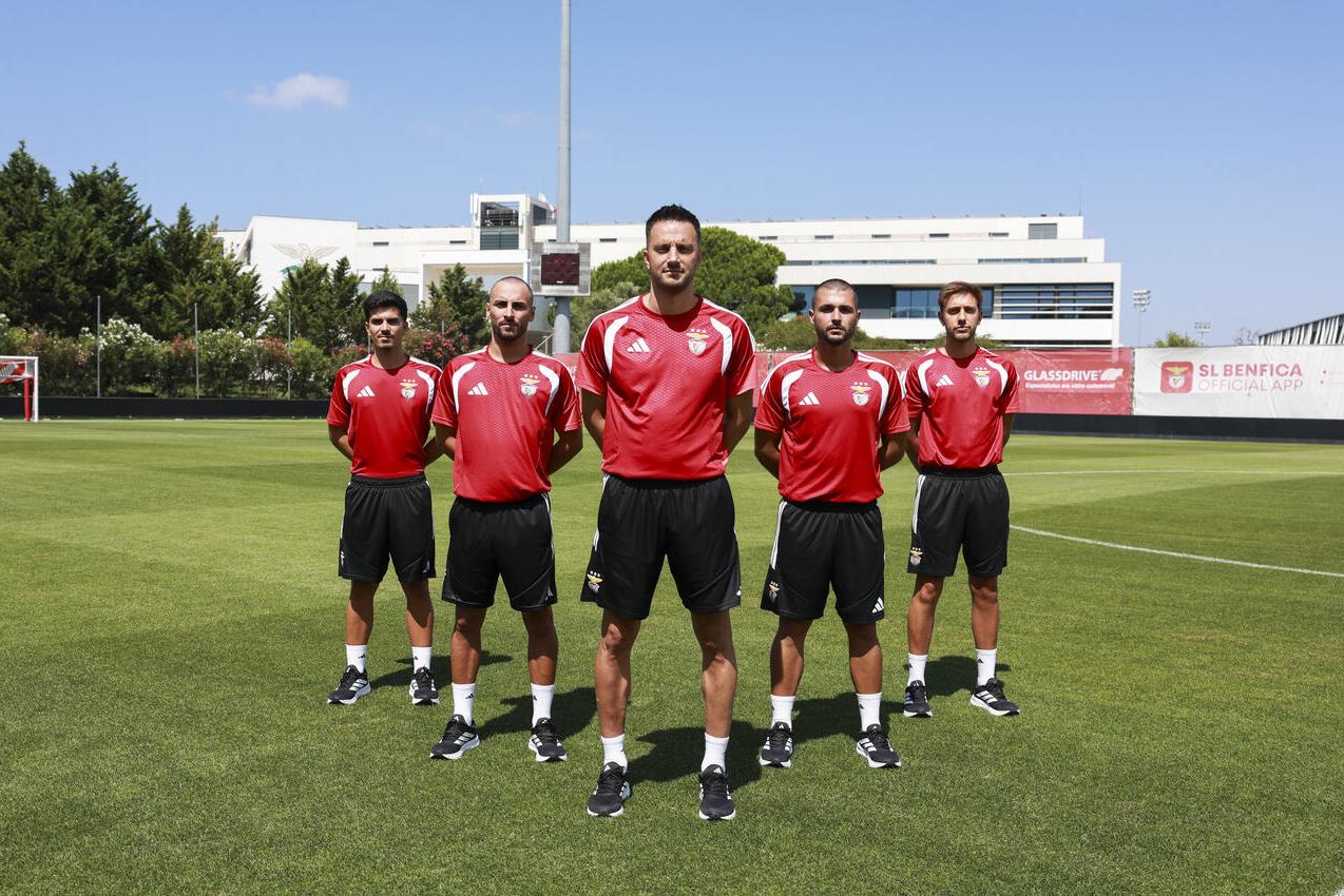 Samaris lidera a equipa técnica dos juvenis B do Benfica (foto- SL Benfica)