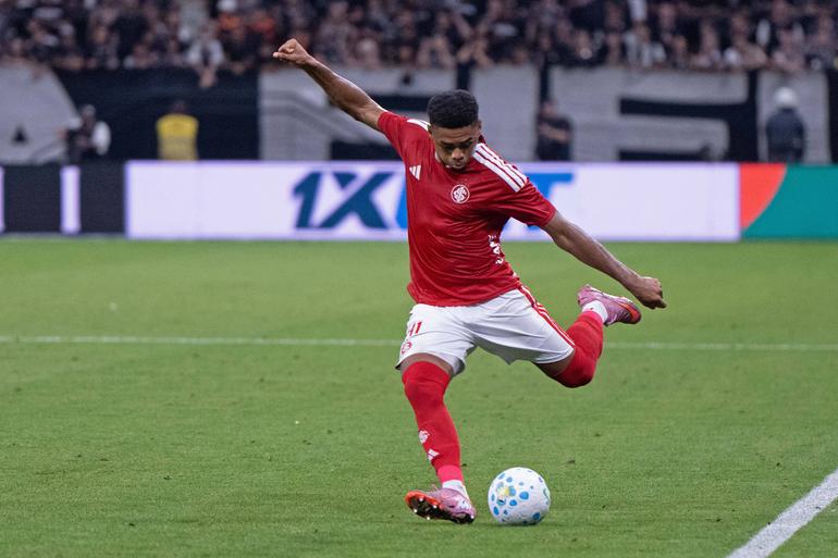 4. Victor Gabriel (Internacional, Brasil) - 80