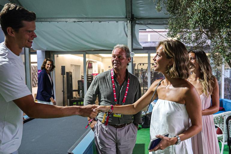 Margarida Corceiro e o tenista Alex Blockx — Foto: Estoril Open