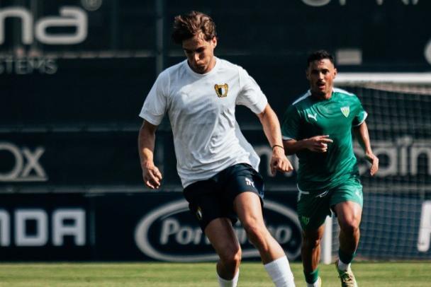 Gustavo Sá continua a ser uma das figuras do Famalicão e voltou a ser utilizado diante do Tondela — Foto: Famalicão