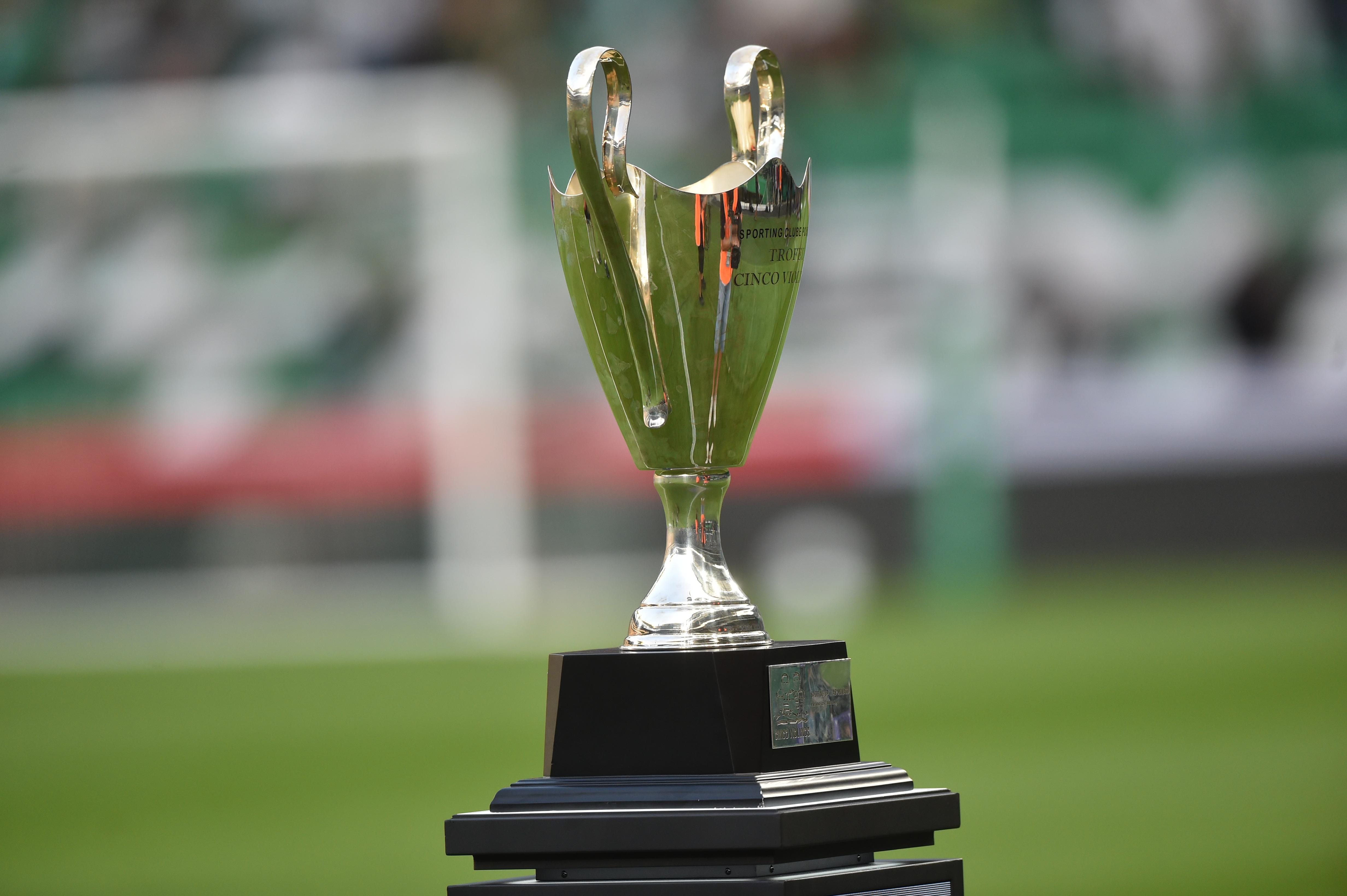 A troféu Cinco Violinos ficou em casa, após o Sporting ter batido o Mónaco - Foto: Miguel Nunes