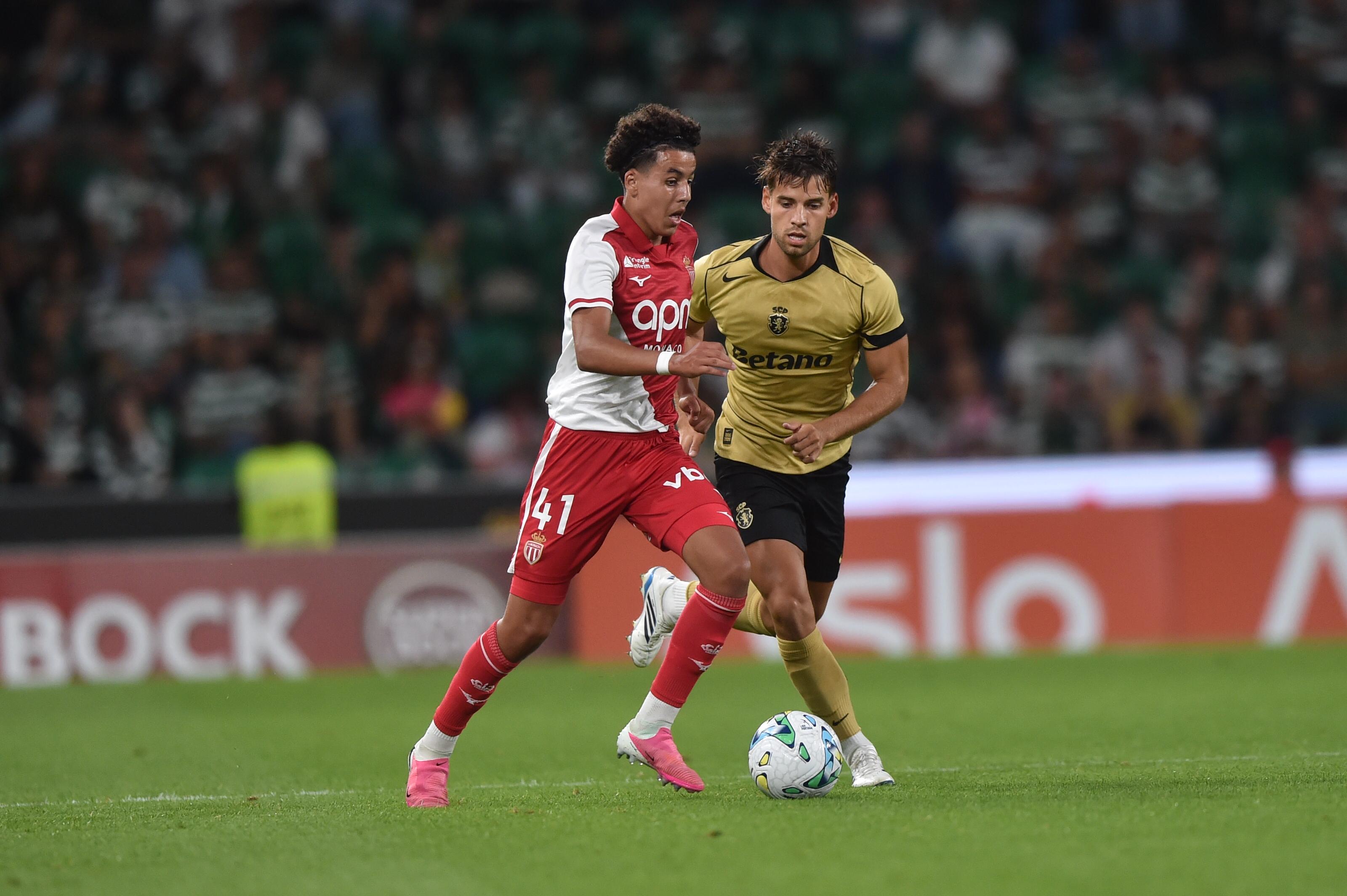 Daniel Bragança em ação no jogo do Sporting com o Monaco - Foto: Miguel Nunes