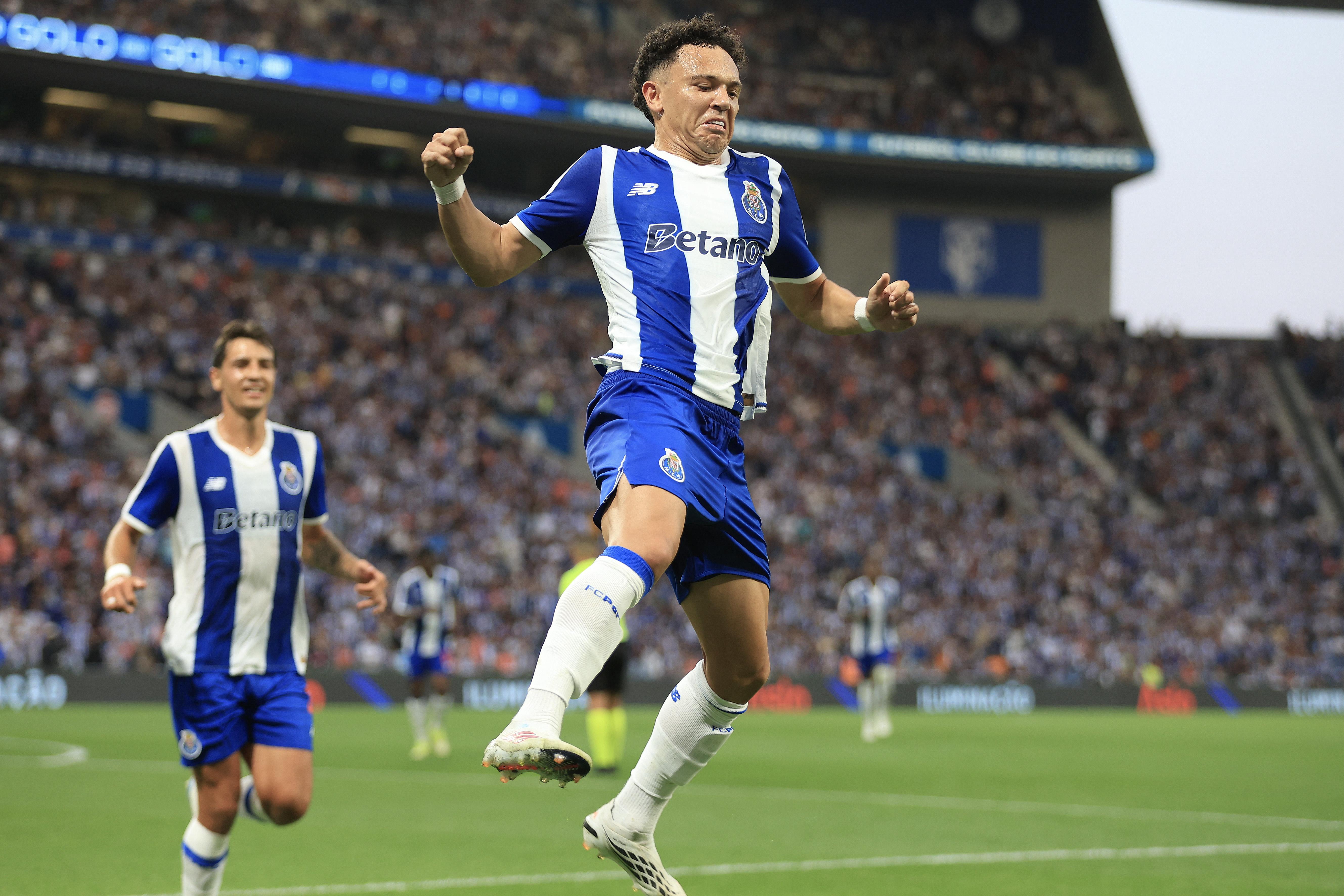 FC Porto apresentou-se aos sócios e defrontou o Aston Villa no Dragão - Fotos: FC PORTO / LUSA