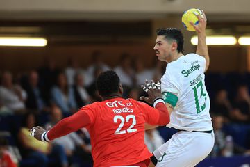 Sporting 'atropela' Benfica e conquista a Supertaça