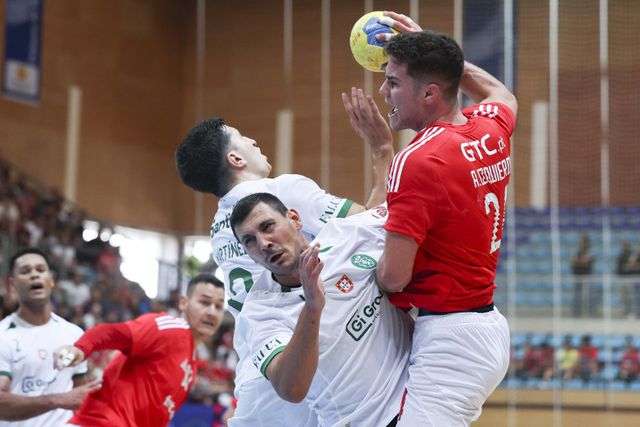 EM DIRETO: Sporting sem piedade de um Benfica penoso!