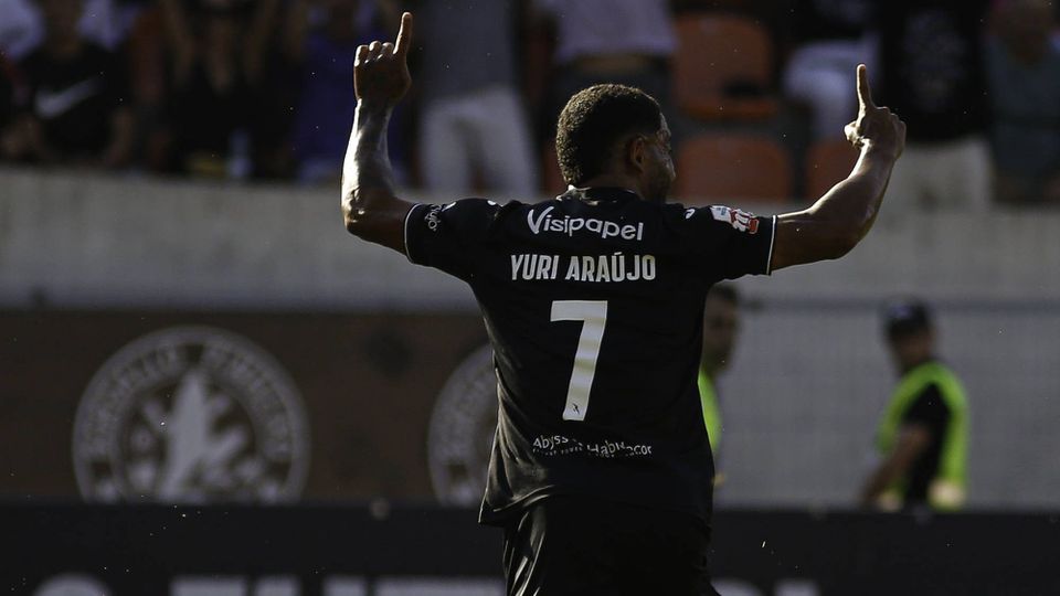 VÍDEO: golo 'do outro mundo' de Yuri Araújo no Ac. Viseu-FC Porto B