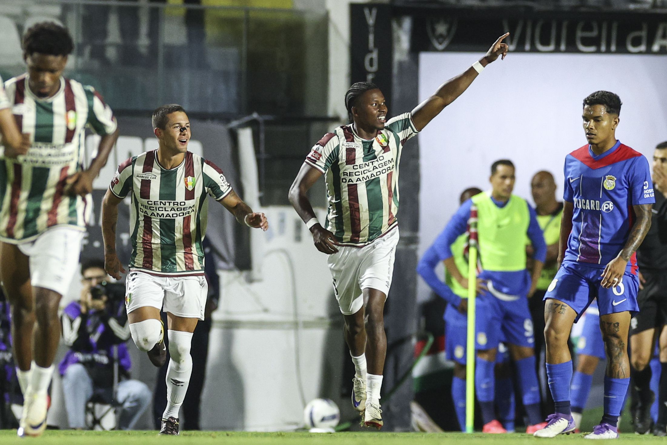 Sidny Cabral fez um golaço no E. Amadora-Alverca (MIGUEL A. LOPES/LUSA)