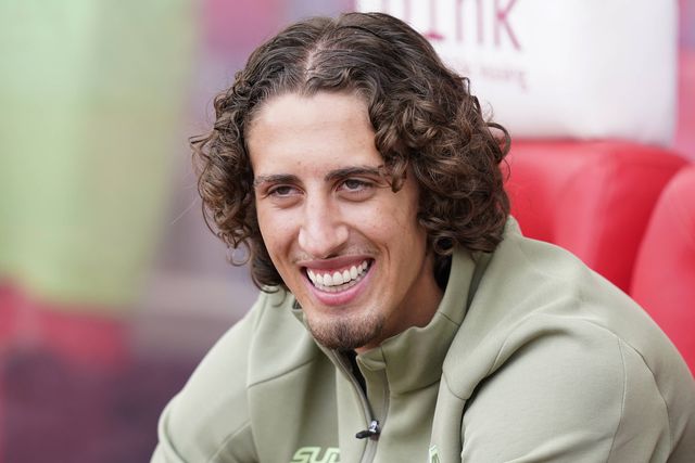 Fábio Silva perto de definir futuro