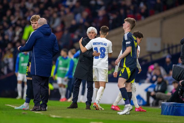 Jogadores de Benfica e Sporting e alvos leoninos na convocatória da Grécia