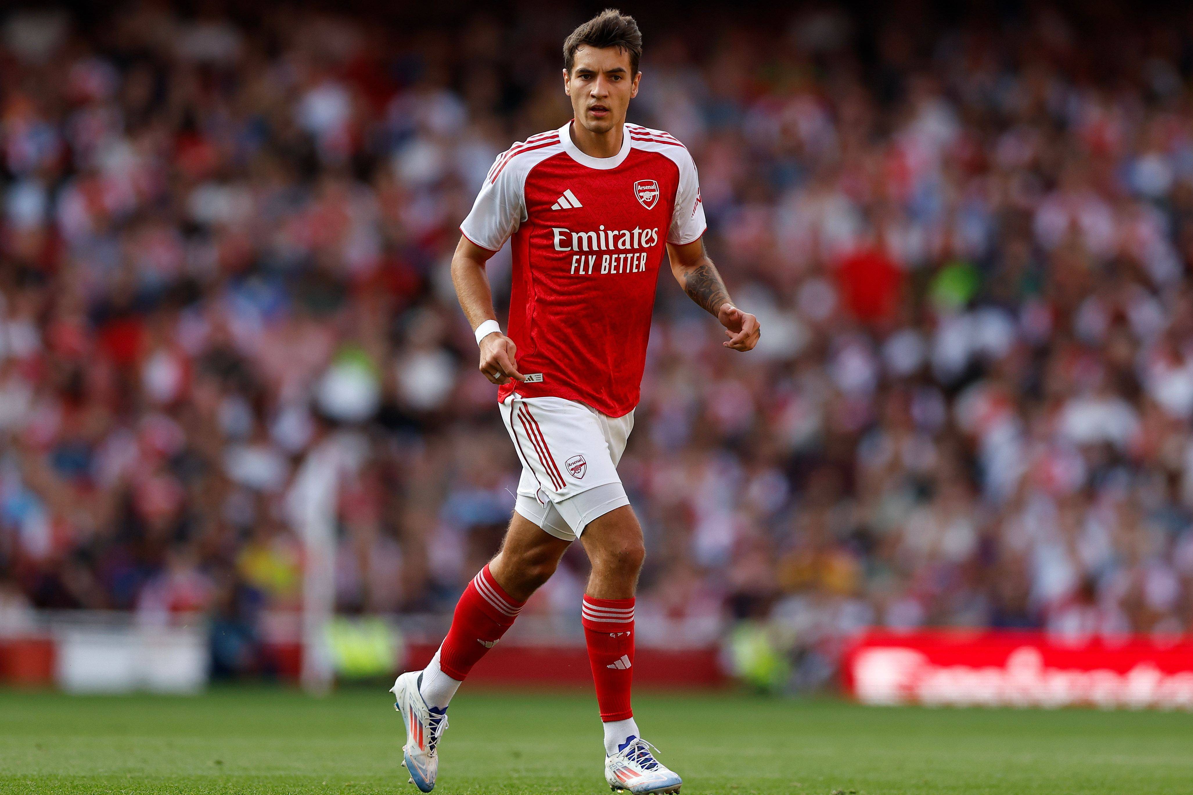 Jakub Kiwior, no jogo de pré-temporada do Arsenal com o Villarreal