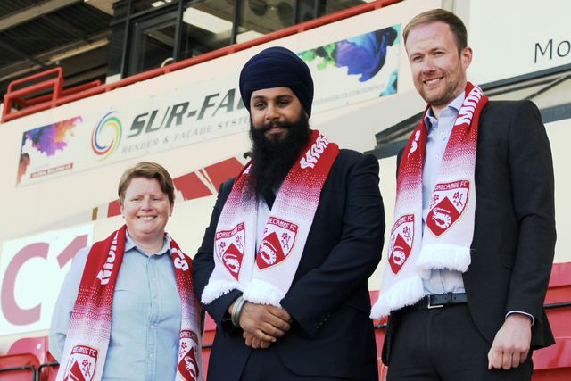 A nova direção do Morecambe, com Gurpreet Singh Rehal ao centro (Morecambe)