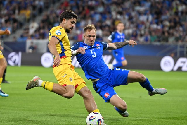 V. Guimarães: Strata e Mitrovic mostram-se à distância