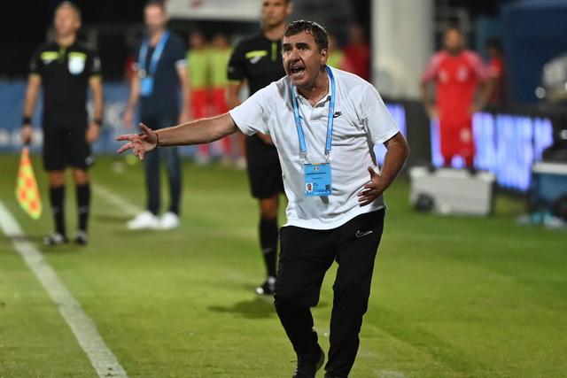 Agora com 60 anos, Hagi tem longa carreira como treinador: seleção romena, Bursaspor, Galatasaray, Politehnica Timisoara, Steaua, Viitorul Constanta e Farul (foto: IMAGO)