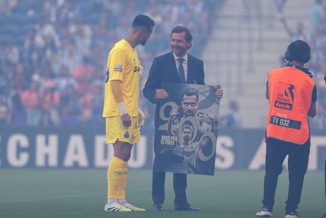 Villas-Boas elogia Farioli, enaltece primeiras exibições e aponta a «lugar de topo»