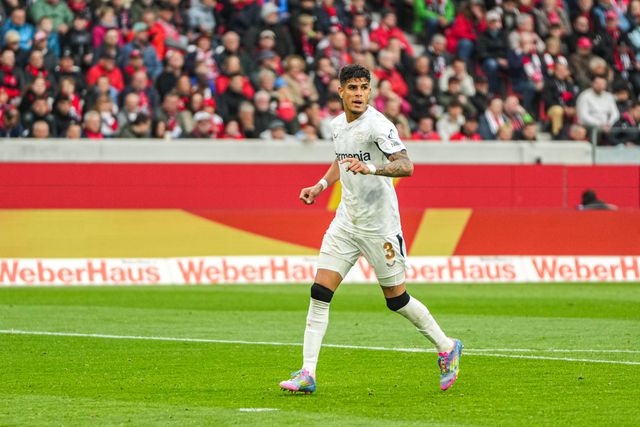 Mercado: Hincapié seduzido pelo Arsenal, com Kiwior e o FC Porto à espreita