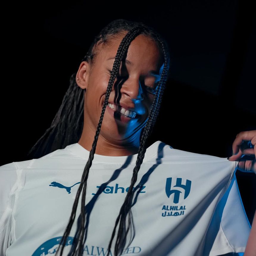 Jéssica Silva oficializada no Al Hilal (Foto: Al Hilal)