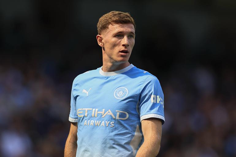 Elliot Anderson, médio inglês de 23 anos, assinou pelo City e deixou o Nottingham Forest por 135 milhões de euros - Foto: Imago