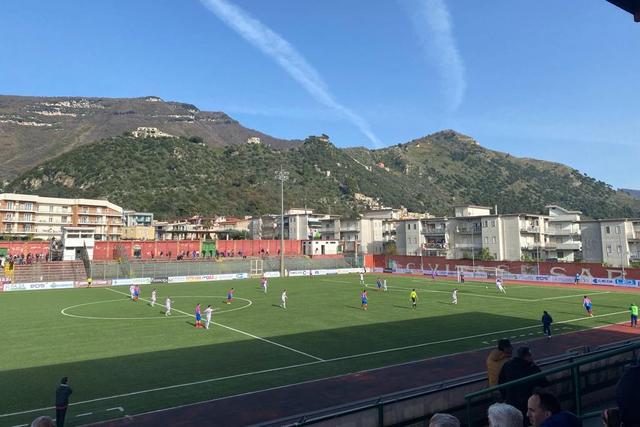 Stadio Felice Squitieri é a casa do Sarnese, do quarto escalão - Foto: D.R.