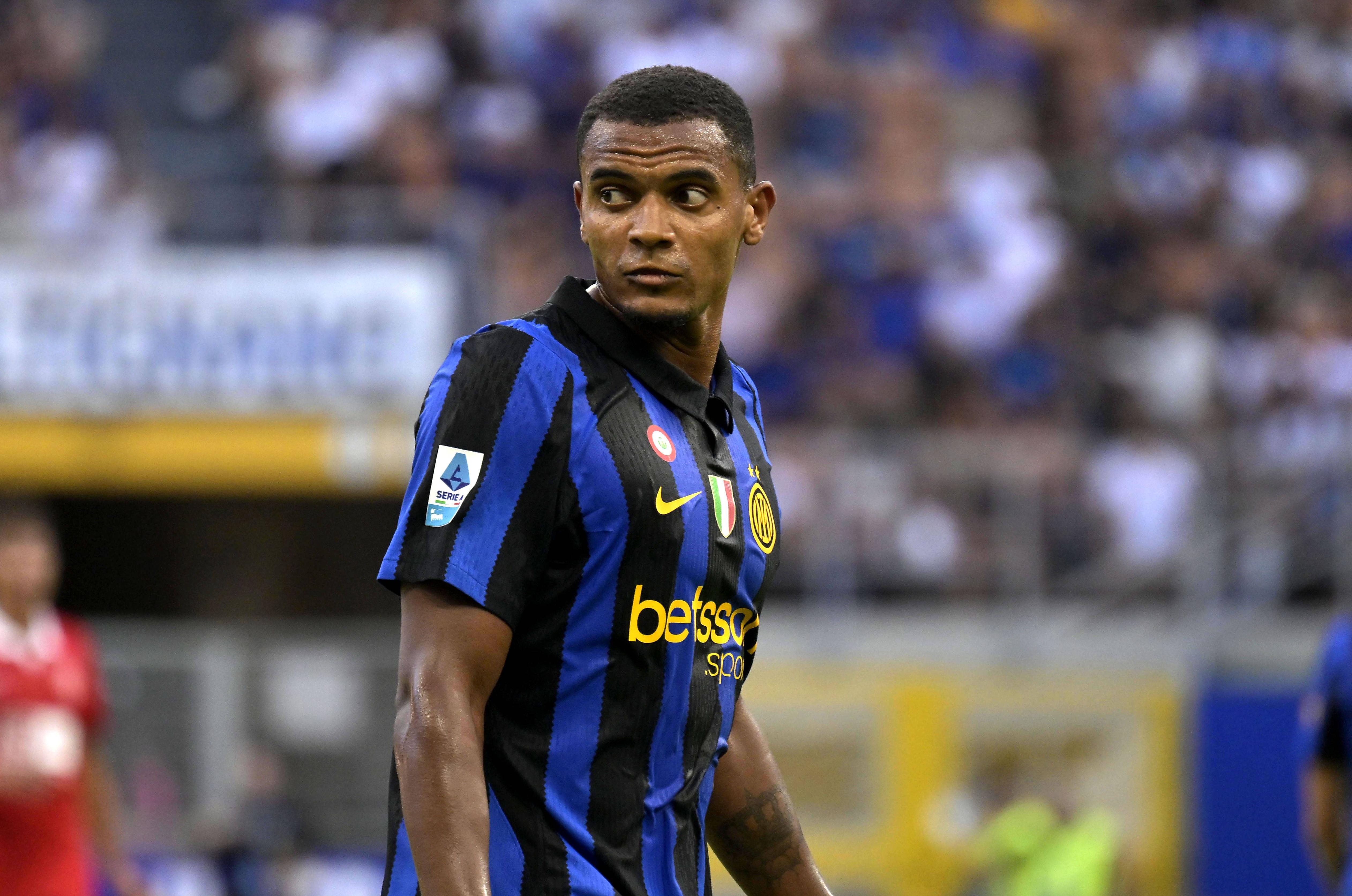 Manuel Akanji esteve emprestado ao Inter na época passada e foi acionada a opção de compra no valor de 15 milhões de euros este verão - Foto: Imago