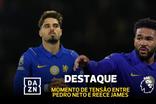 Pedro Neto leva reprimenda do capitão do Chelsea e... manda calá-lo